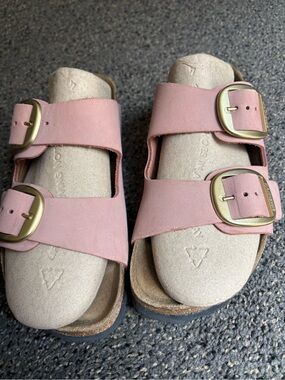 Birkenstock Arizona big buckle ..like new..39 narrow fit..old Rose color